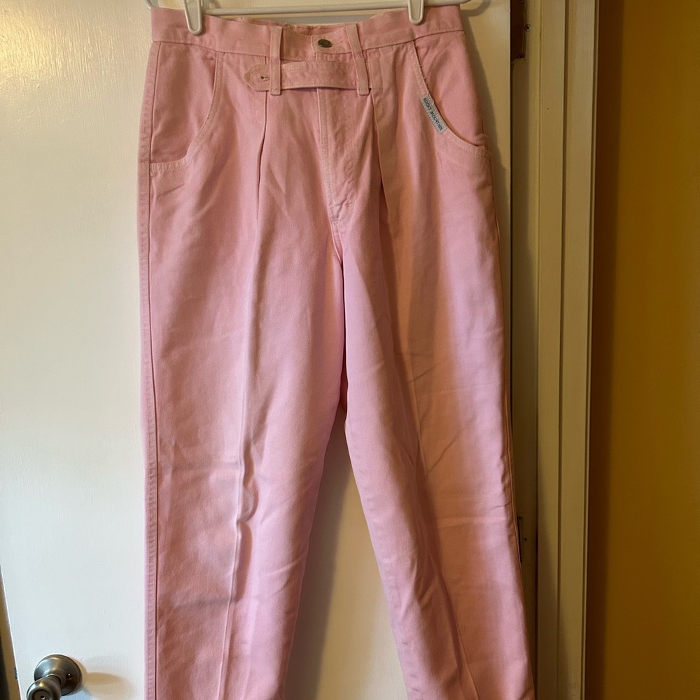 Vintage women’s pink Rocky Mountain jeans. Size 15. Used in good condition.
